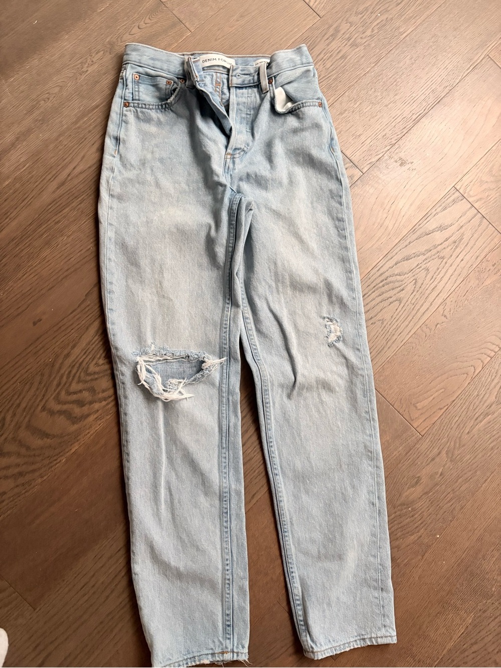 Light Wash Distressed Women’s Jeans